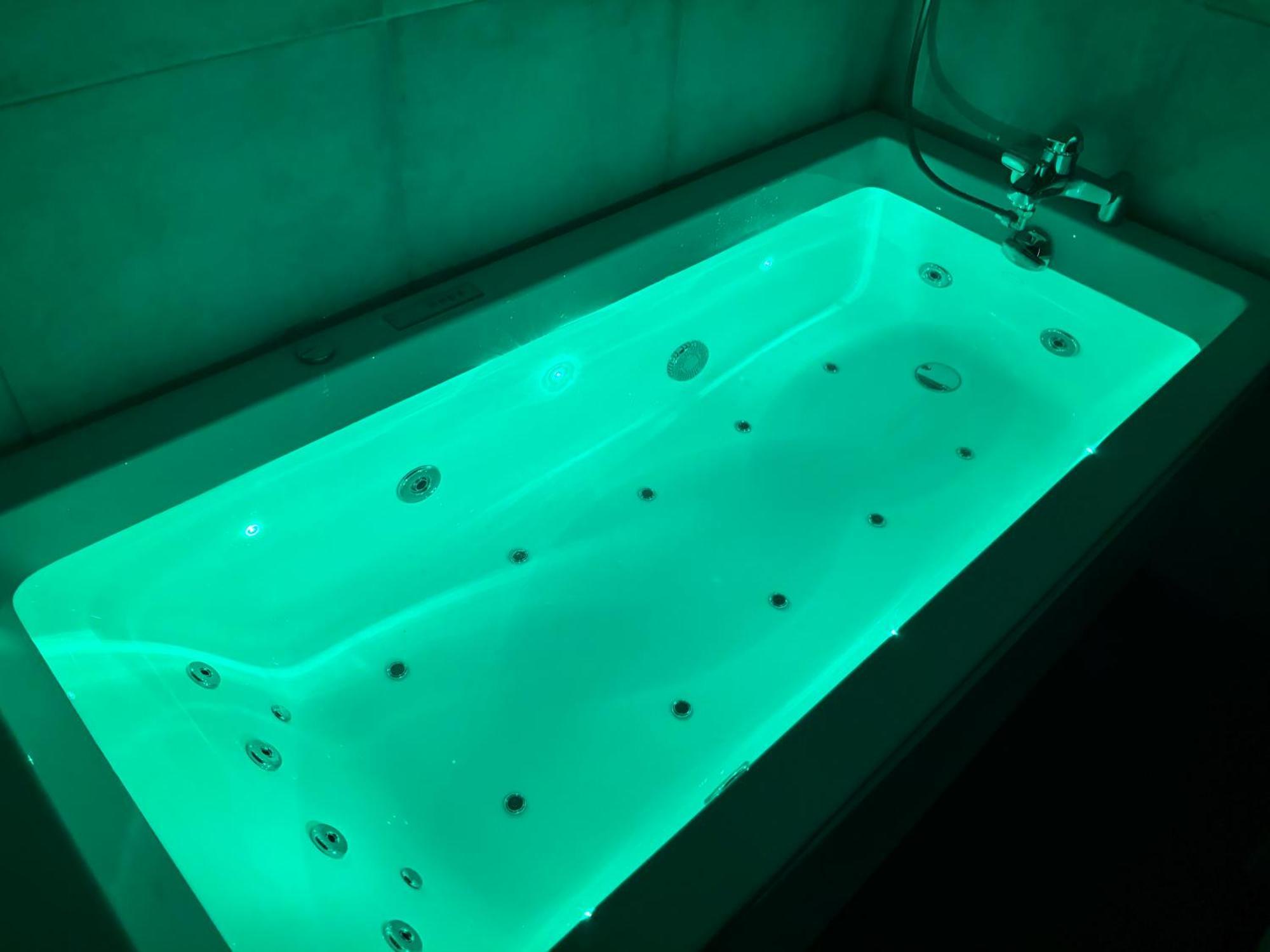 6 Personnes - Lit King Size - Balneo - Wifi * Le Puy-en-Velay