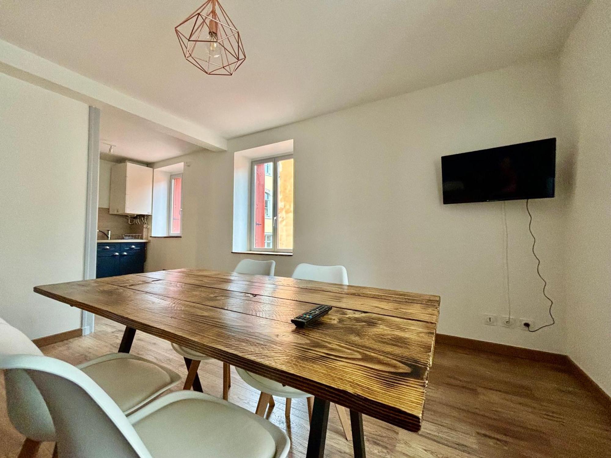 6 Personnes - Lit King Size - Balneo - Wifi *